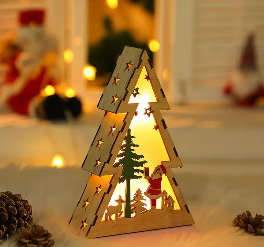 Albero di Natale della cabina di Natale per il giardino di famiglia della festa nuziale di...