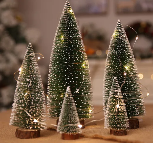 Albero di Natale Decorazioni natalizie Forniture Piccolo albero di pino posizionato nel de...