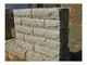 Tufo grigio chiaro bugnato, blocchi 37x25x11 cm (n.63 pezzi)