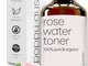 Tonico Acqua di Rose Pura - 8x Più Nutrienti, Vegano, Senza Crudeltà, Biologico, Fatto a M...