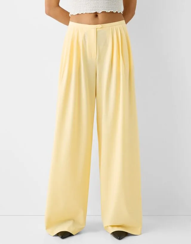 Bershka Pantaloni Tailored Fit Wide Leg A Pieghe Donna 46 (Eu 42) Giallo