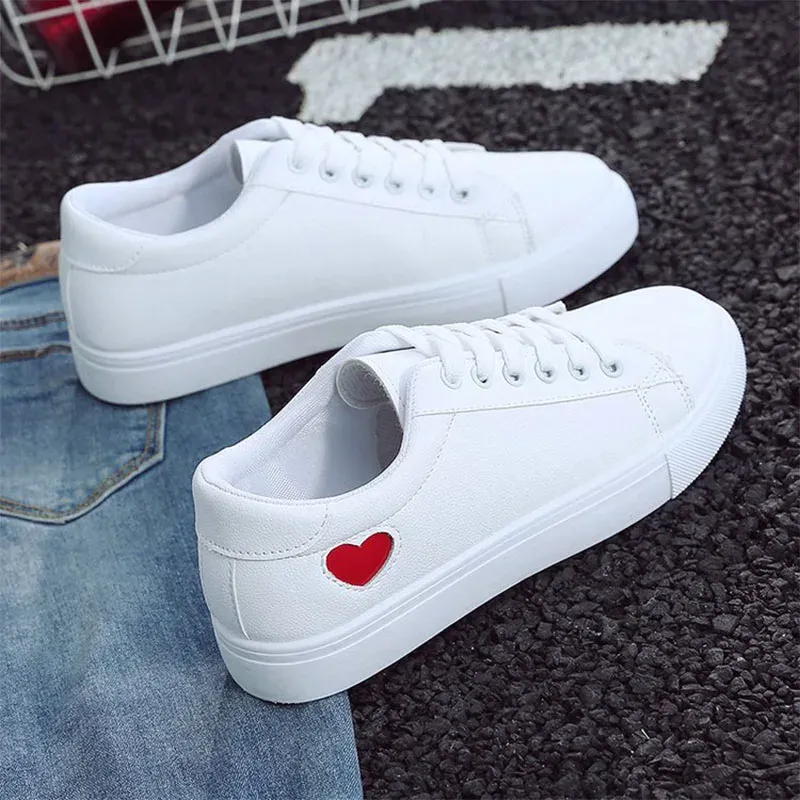 2020 Autumn Woman Shoes Fashion New Woman PU Leather Shoes Ladies Breathable Cute Heart Flats Casual Shoes White Sneakers