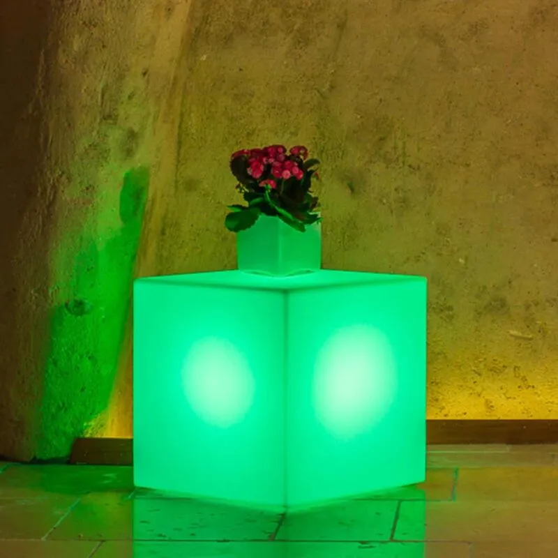 Lampada quadrato h 40 in resina 40x40 cm mod. Cubo luce verde