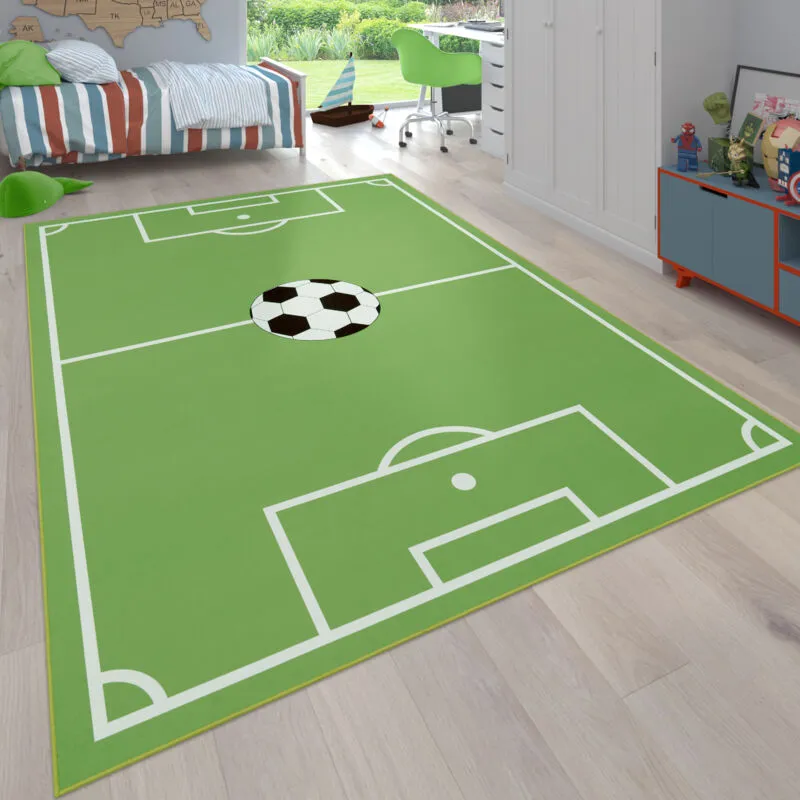 Tappeto da gioco per la cameretta dei bambini con design del gioco del calcio, in verde 140x200 cm - Paco Home