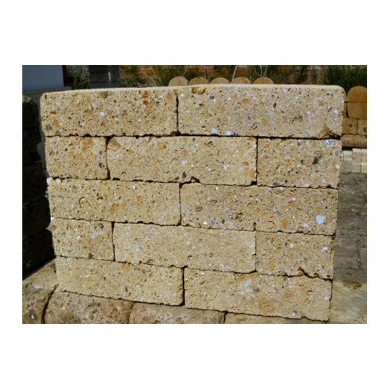 Tufo antico facciavista, taglio diamantato, blocchi 37x25x11 cm (n.63 pezzi)