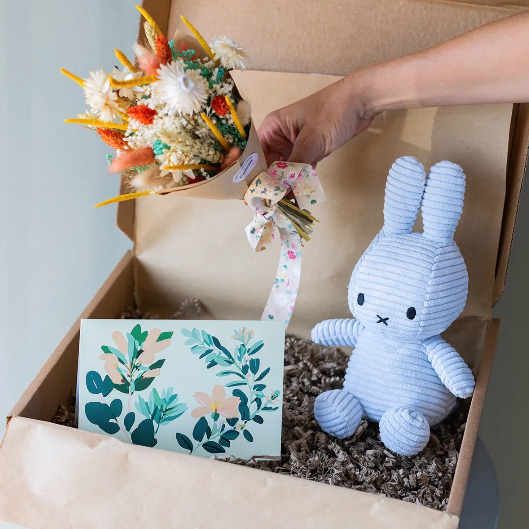 Fiori a Domicilio - Pack Mini Ramo con peluche Miffy e Biglietto - 