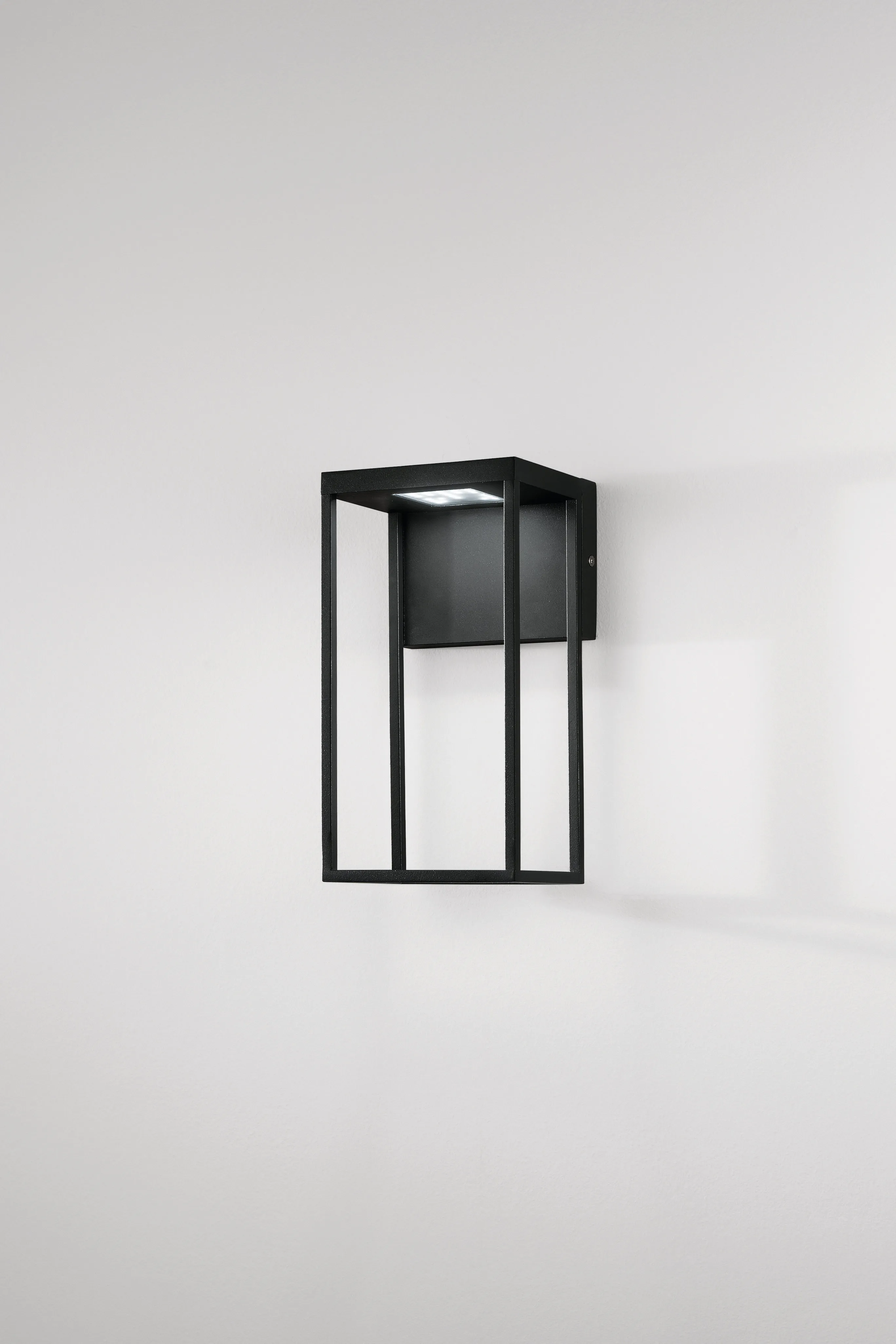 Applique Led Gris in Alluminio Nero 12w 1390lm Cct 28x15x12,6 Ip54 .