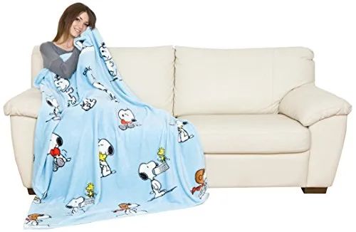 Kanguru Plaid Snoopy Celeste coperta in soffice pile, dimensioni 130x170cm, calda ed elegante.