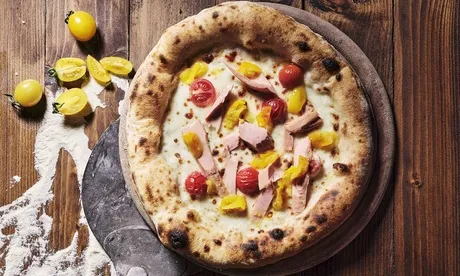 Menu pizza con birra o bibita per una o 2 persone da . Consegna a domicilio gratuita