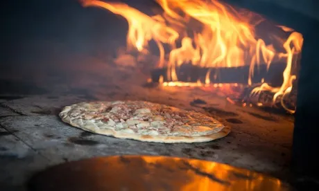 Menu pizza, dolce e birra per 2 persone al , centro storico di Bari (sconto fino a 46%)