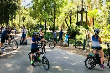 Tour in e-bike della Roma nascosta con cibo di strada romano
