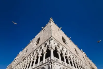 Venezia Favolosa: Tour guidato di Palazzo Ducale con Basilica. Vetro soffiato e giro in gondola