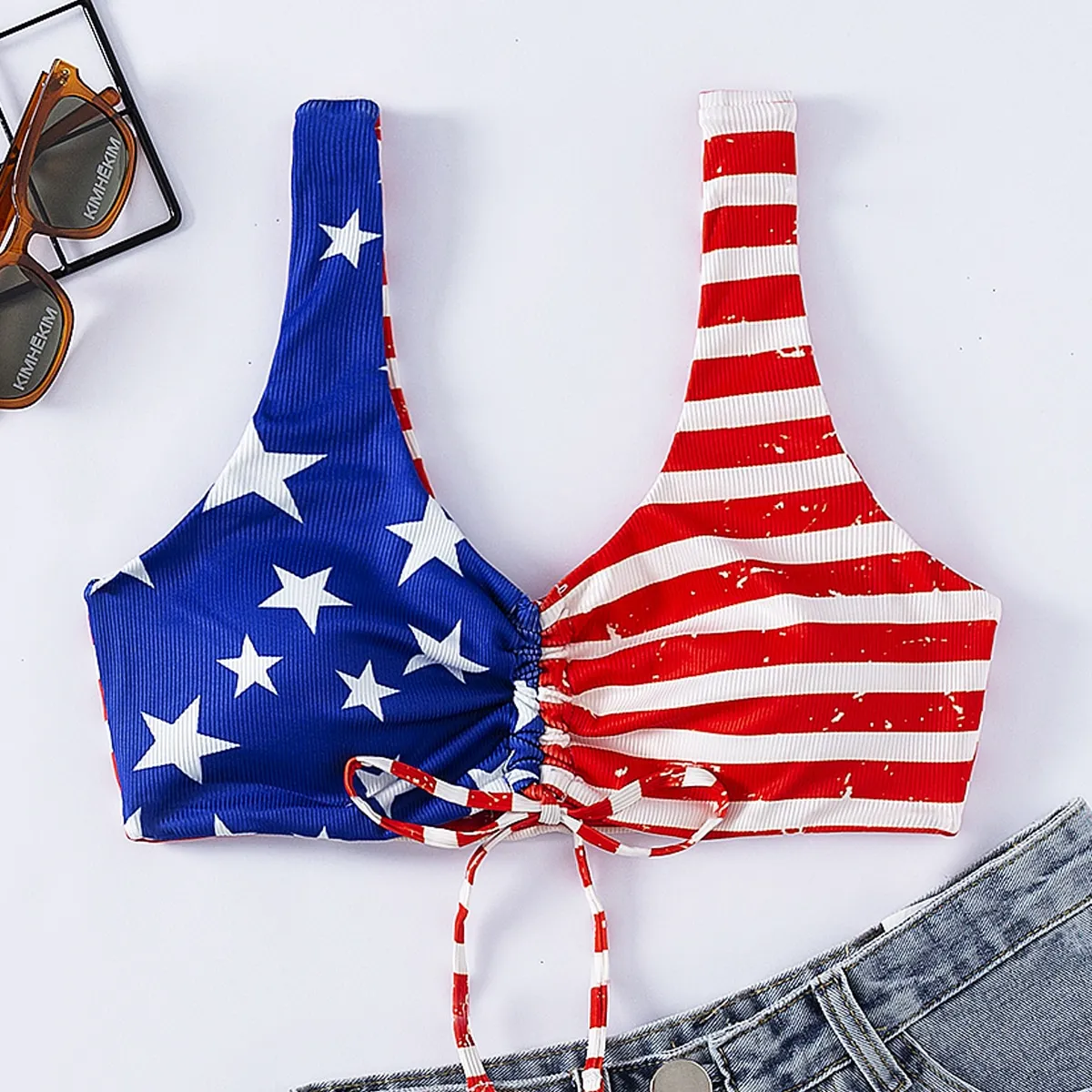 Top bikini con coulisse frontale con stampa di bandiera americana