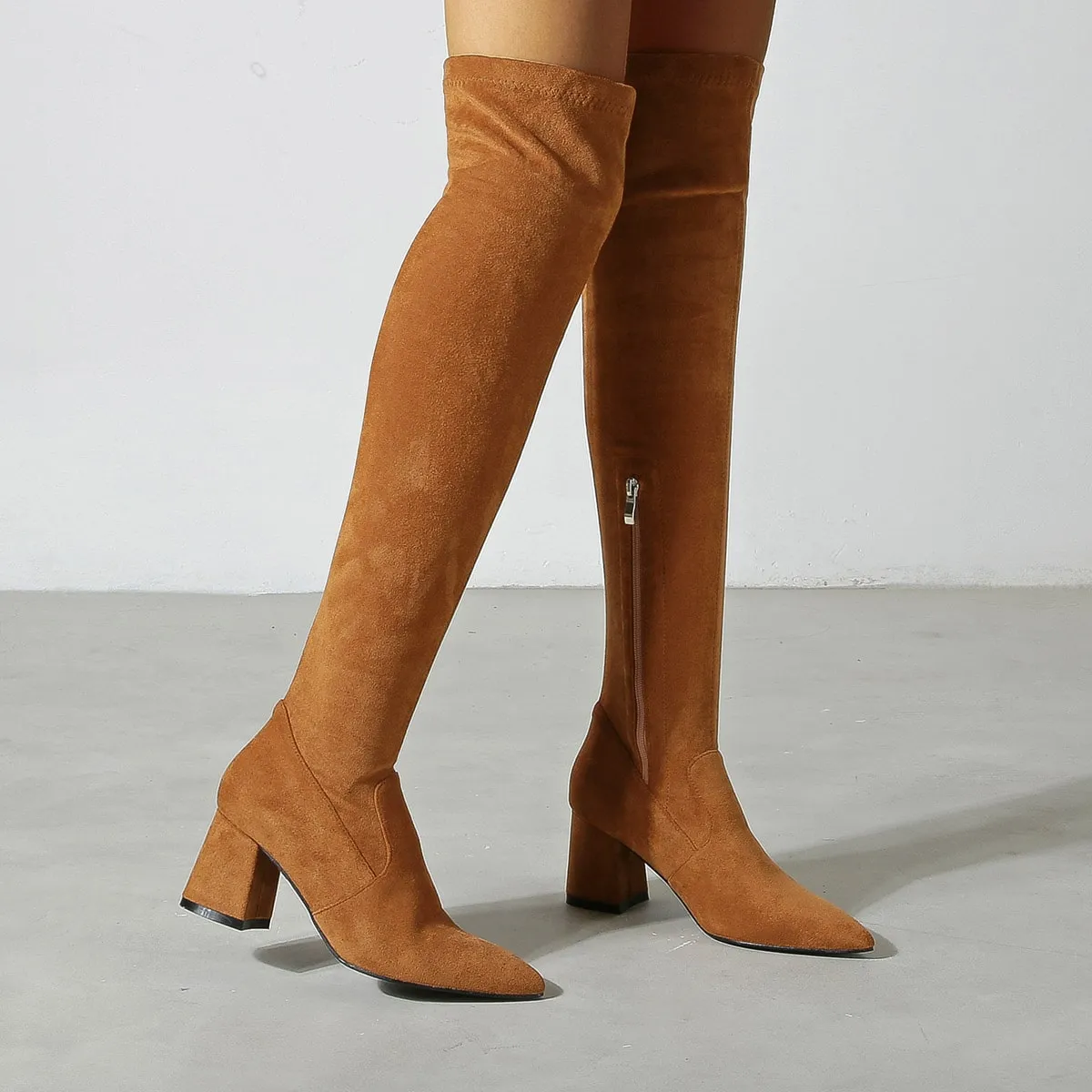 Stivali altezza ginocchio minimalista