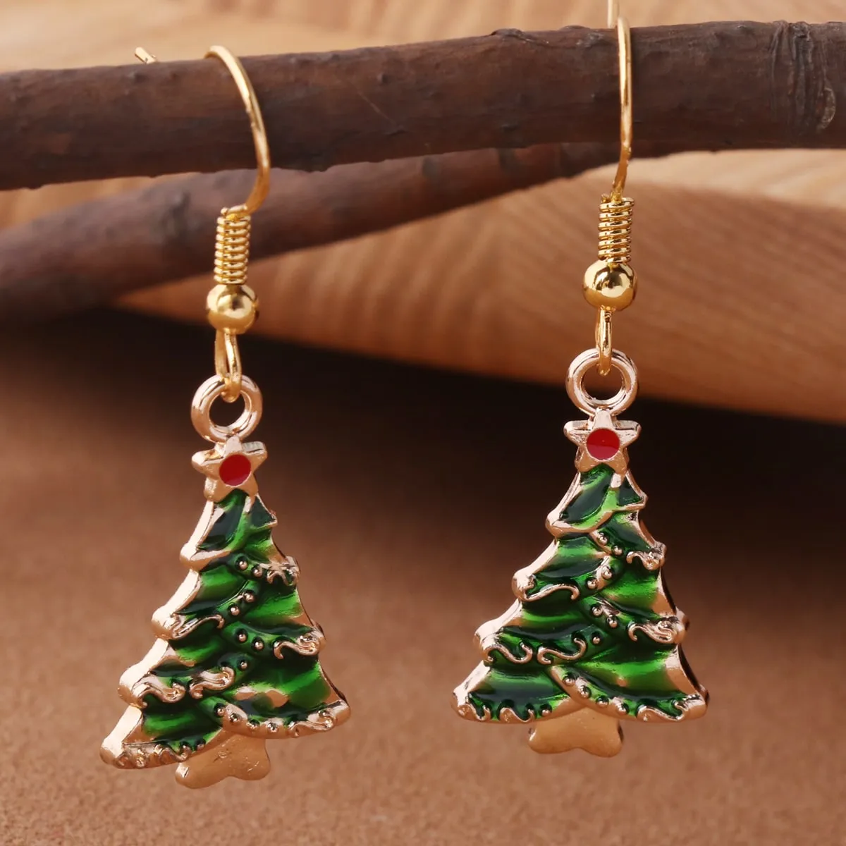 Orecchini pendenti albero di Natale decorato