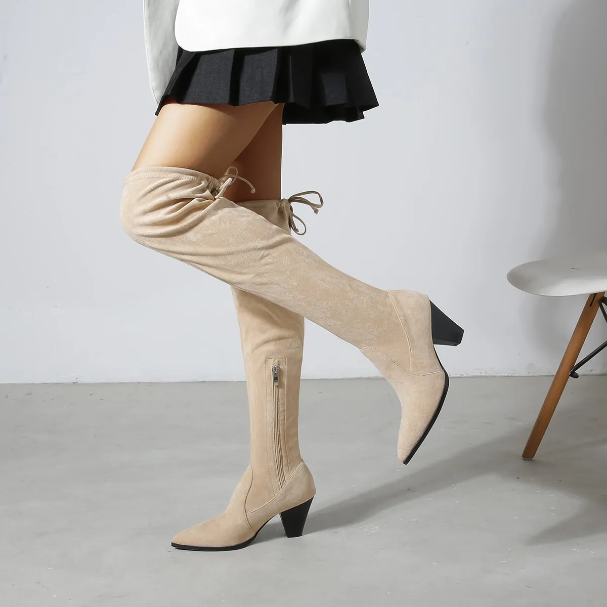 Stivali altezza ginocchio con nodo dietro design con zip laterale tacco grosso