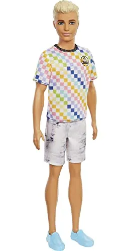 Barbie - Bambola Ken Fashionistas Biondo con Vestiti alla Moda, Giocattolo per Bambini 3+ Anni, GRB90