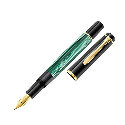 Pelikan 984195 - Penna Stilografica Linea M200 Classic, Verde Marmorizzato/Nero, Dettagli Oro 24K, Pennino in Acciaio Inossidabile, Dimensione M, in confezione regalo
