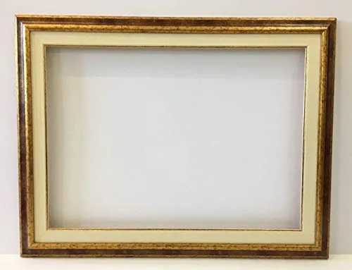 Cornice in legno per tela o fotografia con passepartout,profilo svasato gola liscia bordeaux e oro effetto anticato,interno cm 50 x 70.Completa di vetro.