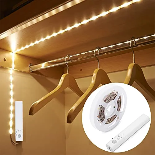 Hievomi Luce Armadio Lampada Strip Autoadesiva 1m 30 LED con Sensore Movimento a Batteria per Sottopensile Lucina Notturna Bambini per Guardaroba/Scale/Corridoi/Cucina/Garage/Camera da Letto