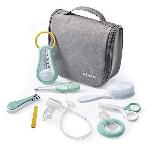 BÉABA - Borsa da toilette Bébé Nomade - 9 accessori fra cui termometro da bagno, termometro digitale, anello di dentizione, massaggiatore di gengive, aspiratore nasale manuale per bambini