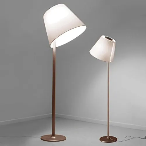 MELAMPO – Lampadario bronzo/ecru con paralume orientabile, altezza 174 cm, lampada Artemide designata da Adrien Gardère