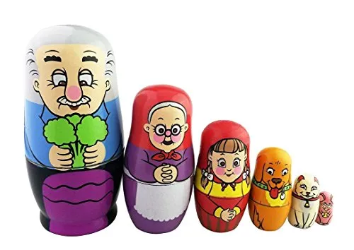 Set di 6 matrioske russe rappresentanti una famiglia di contadini, smaltate e fatte a mano; giocattolo da impilare ideale come regalo di Natale per bambini o per riempire la calza della Befana