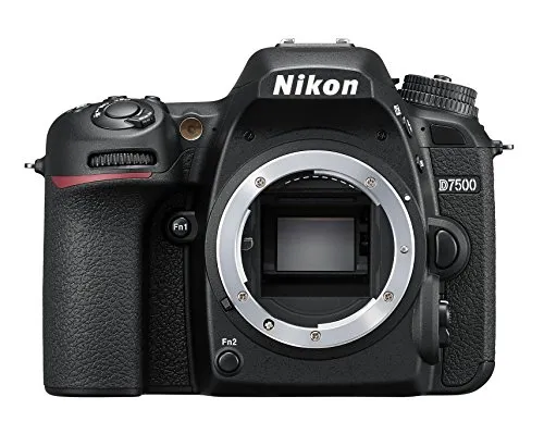 Nikon D7500 Body Fotocamera Reflex Digitale, 20,9 Megapixel, Wi-Fi, Bluetooth, SD 8GB 300x Premium Lexar, Nero [Nital Card: 4 Anni di Garanzia]
