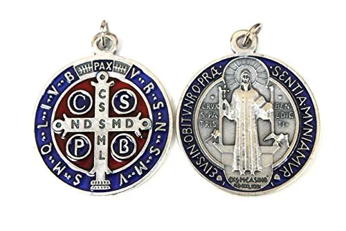 Cross My Heart Ciondolo a forma di medaglietta di San Benedetto, da 20 mm, in argento con smalto blu e rosso