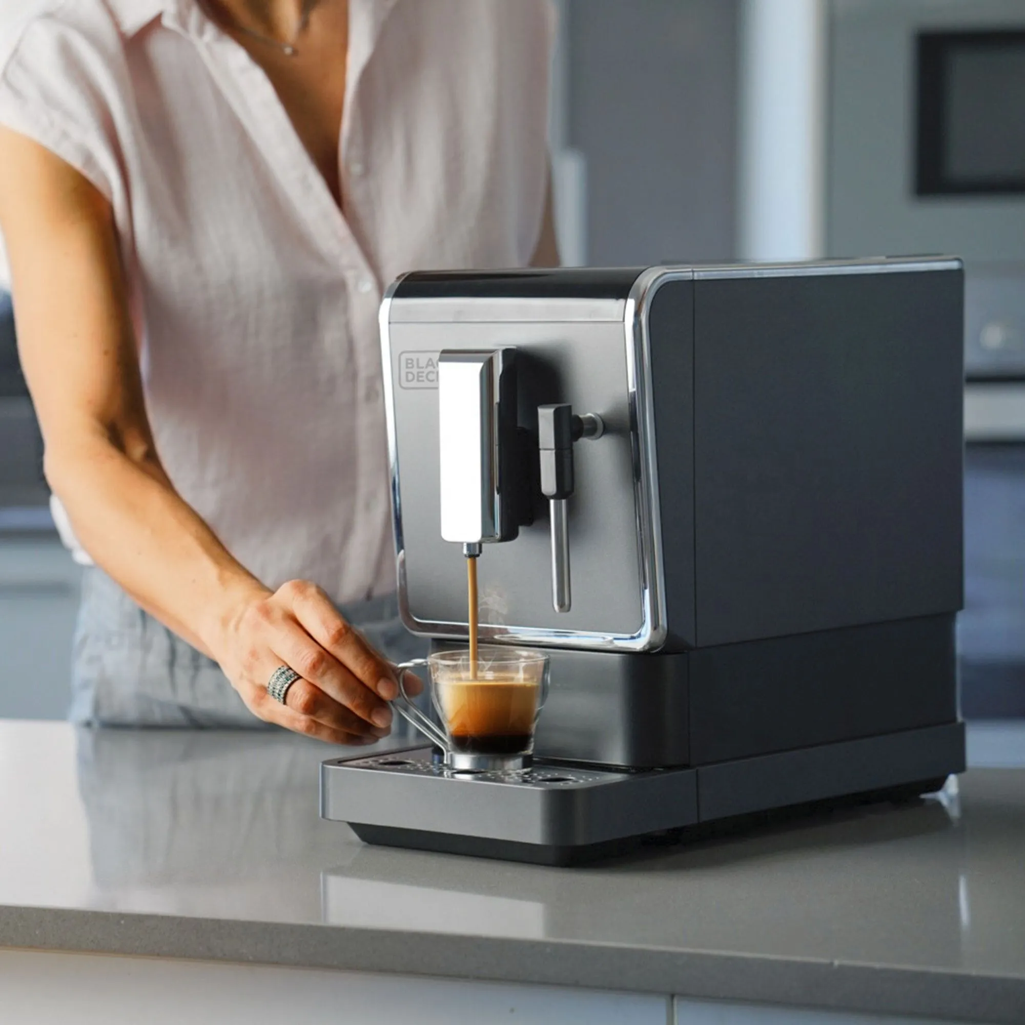 Macchina del caffè superautomatica con potenza 1470W