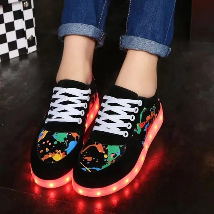 Factory Direct New Style Scarpe colorate che emettono luce a LED Ricarica USB per uomo e scarpe da donna per graffiti!