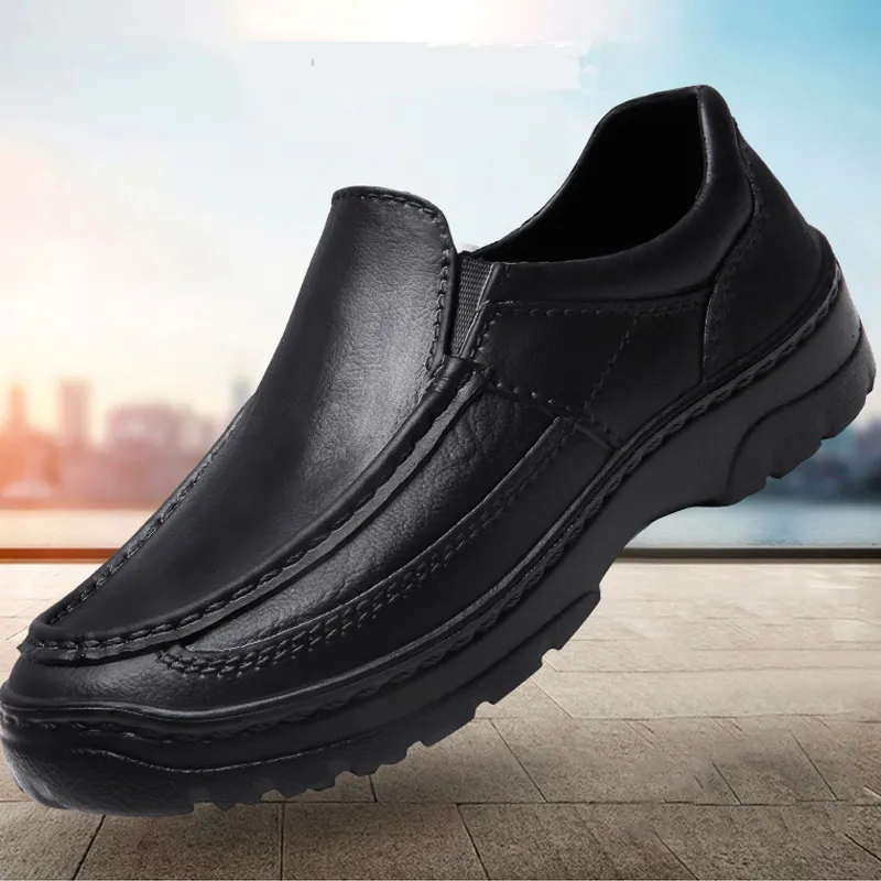 Scarpe da cuoco uomo antiscivolo e impermeabile da cucina scarpe da lavoro e per il tempo libero da uomo nere nuove scarpe moda estate 2020