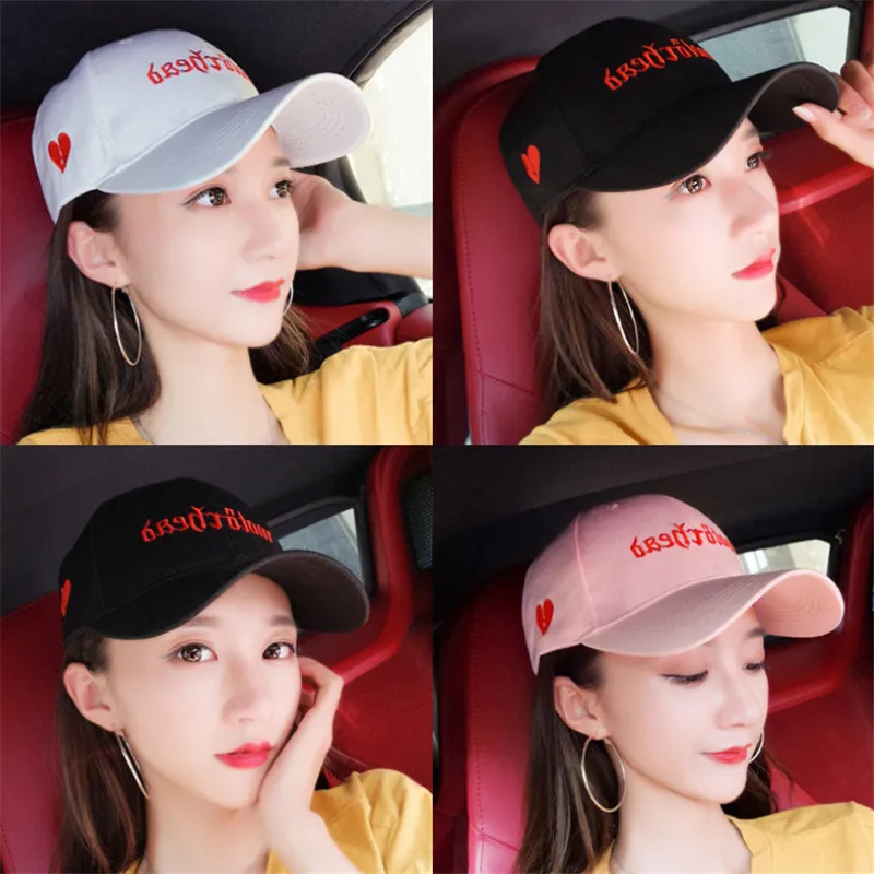 Cappello coreano da donna alla moda lettere di moda cuore spezzato ricamo berretti da baseball amanti all'aperto berretti moda cappelli da sole