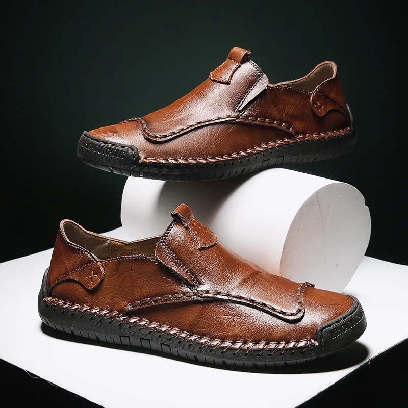 Le nuove scarpe in pelle a due strati coprono il piede scarpe da uomo alla moda business abbigliamento formale scarpe casual in pelle 38-44