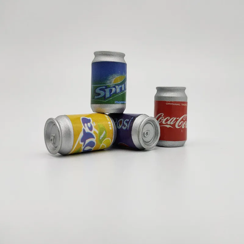 Simulazione lattine pop bottiglie per bevande gassate, micro ornamenti paesaggistici, accessori per la casa delle bambole, 4 stili casuali