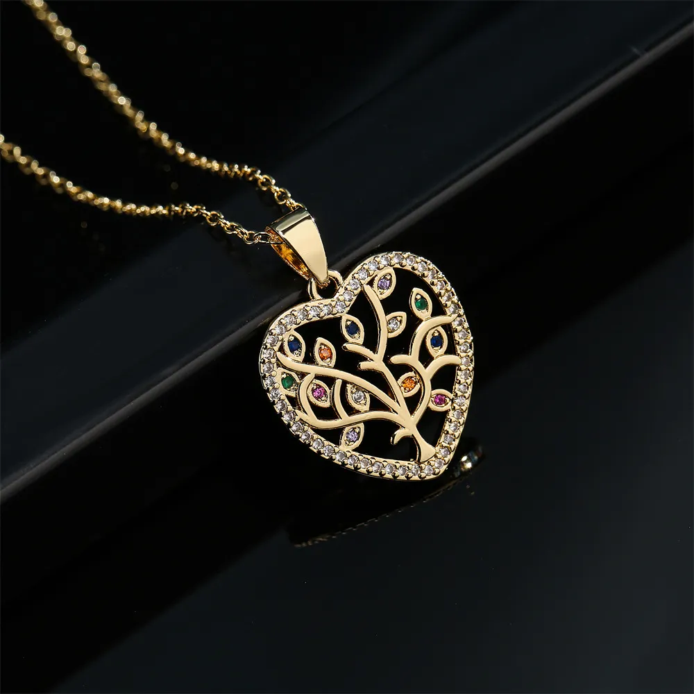 Collana in oro 18 carati con ciondolo albero della vita a forma di amore