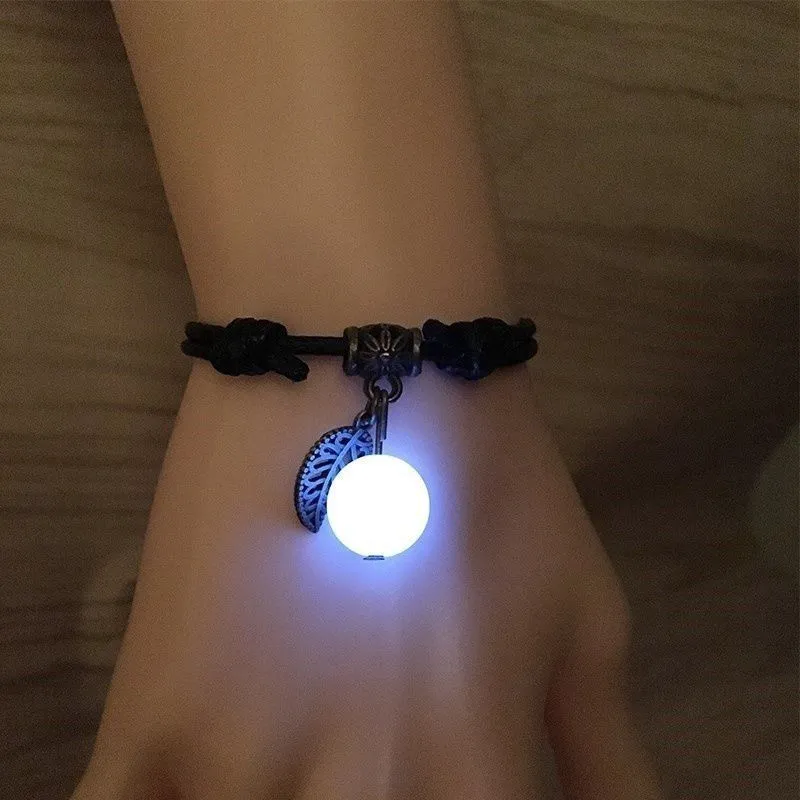 Braccialetto luminoso semplice con pendente a foglia di perline per uomini Donne Gioielli per studenti Uomini Bracciale con catena intrecciata in cor