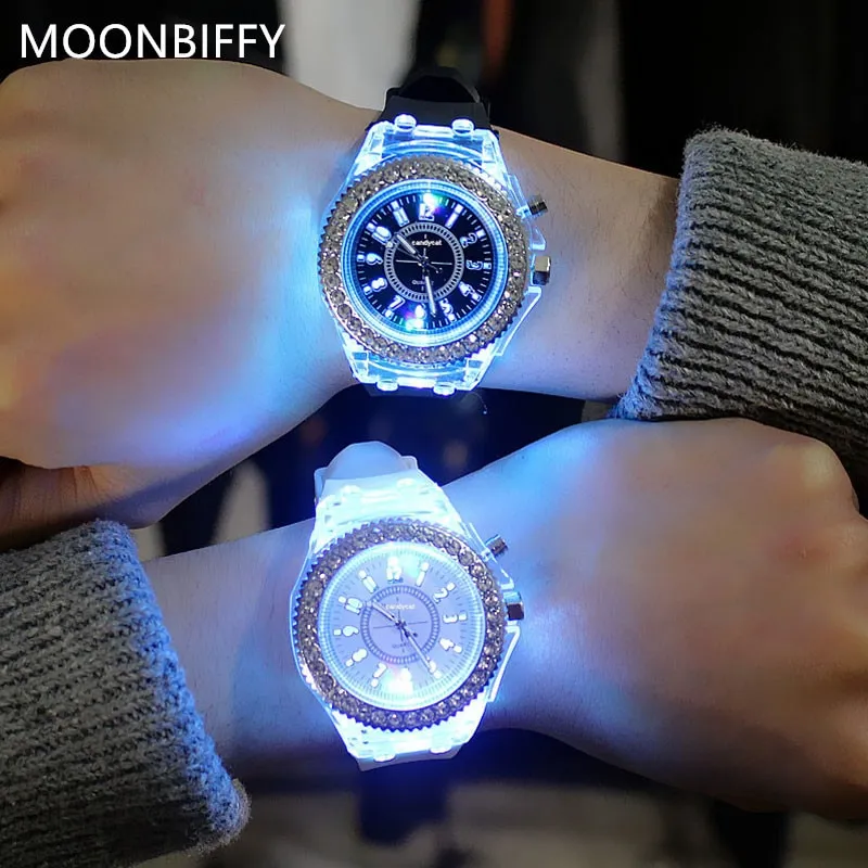 Donne Flash Lunoso Peonalizzato Con Strass Led Guarda Tendenze Studenti Amanti e Donna Orologi Da Uomo Orologio Da Polso Leggero