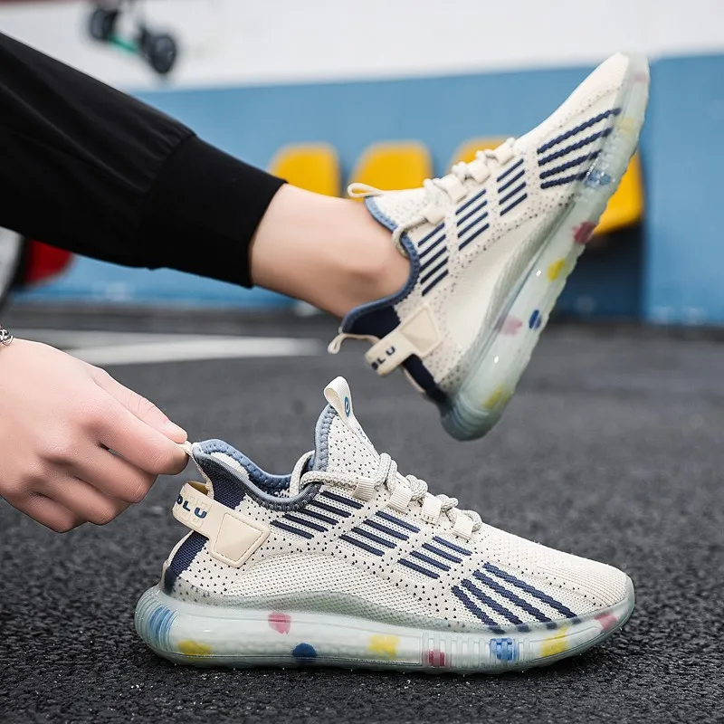 Promozione New Style Flying mesh sport scarpe da uomo studente coreano low top traspirante running scarpe casual scarpe moda uomo