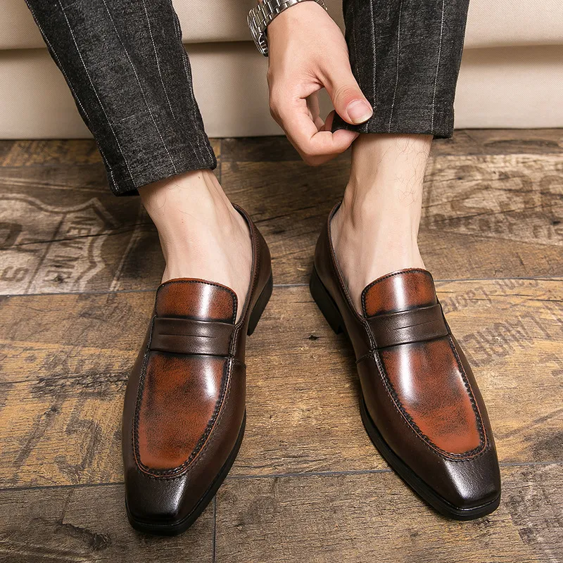 Scarpe da uomo d'affari britanniche in pelle di piccole dimensioni vestito casual moda diretta in fabbrica Scarpe di moda coreana di grandi dimension