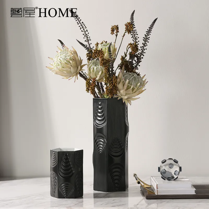 Semplice e moderno vaso in ceramica nera casa soggiorno mobile TV portico composizione floreale modello camera luce decorazione morbida di lusso