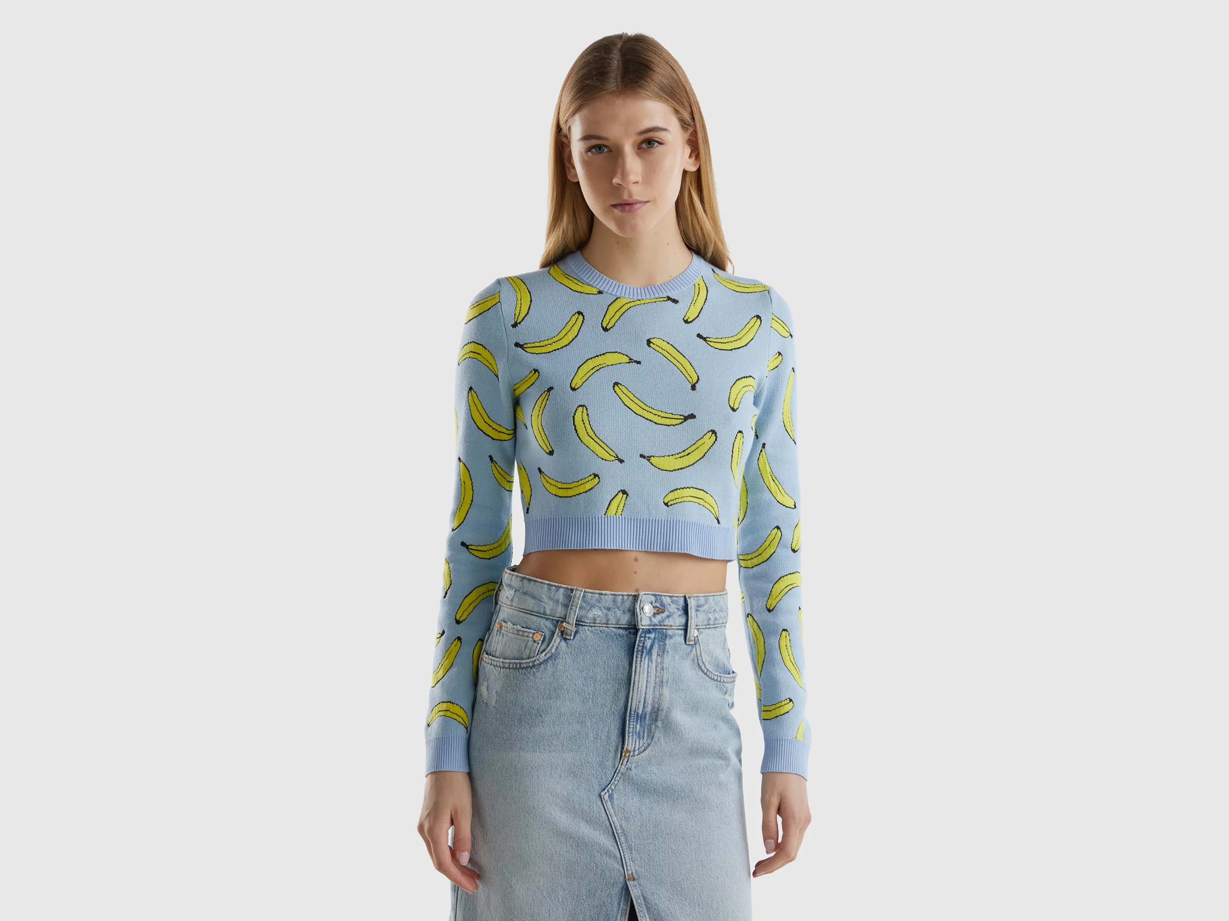 Benetton, Maglia Cropped Celeste Con Pattern Banane, Celeste, Donna