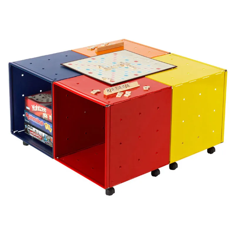 Composizione QBO 26 4 Cubi - 1 Rosso 1 Giallo. 1 Arancio. 1 Blu con ruote