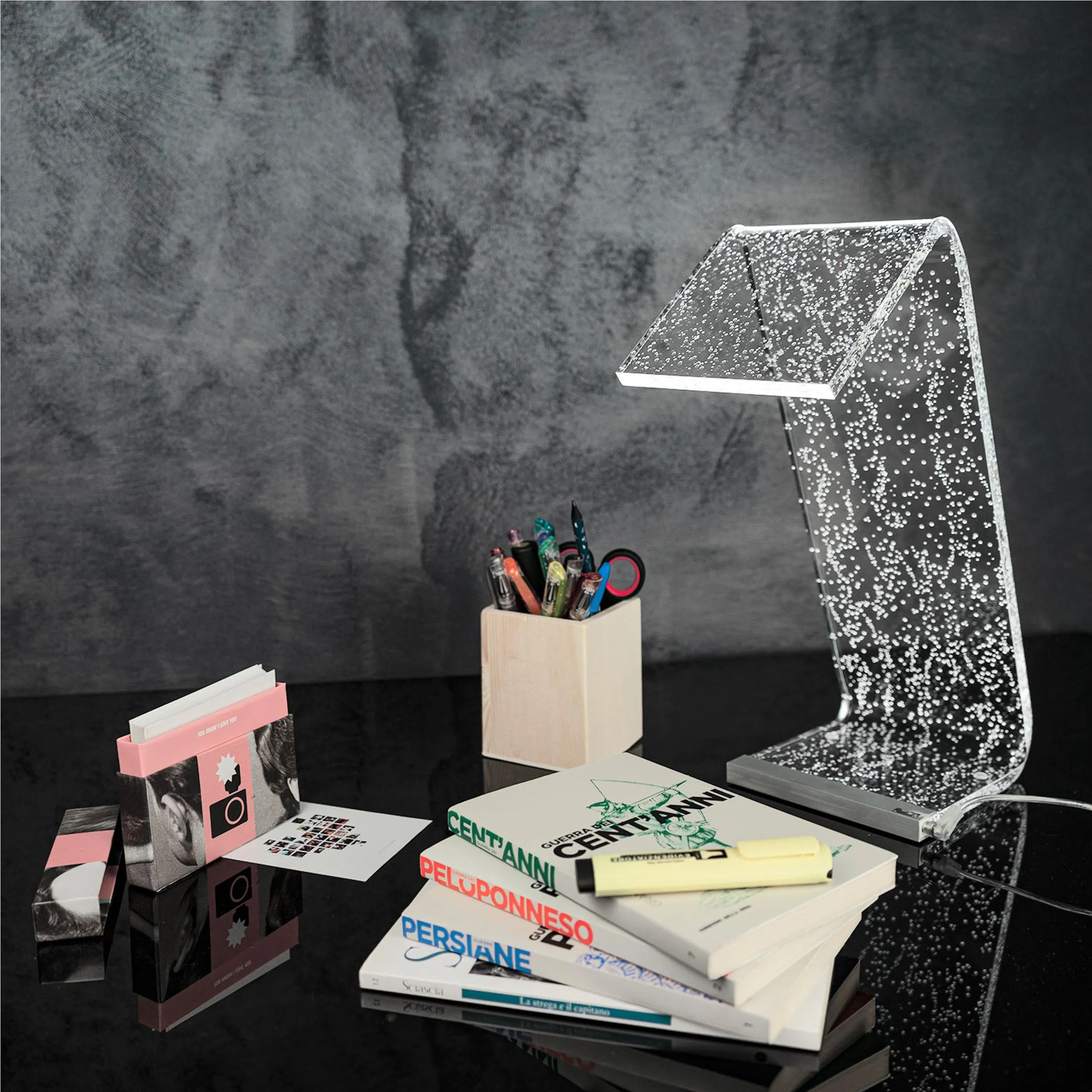 Lampada da Tavolo a Led Media DECORO STARDUST 13,5x24x34h cm 0,25 w - 24 Volt C-LED in Plexi con decoro inciso al laser