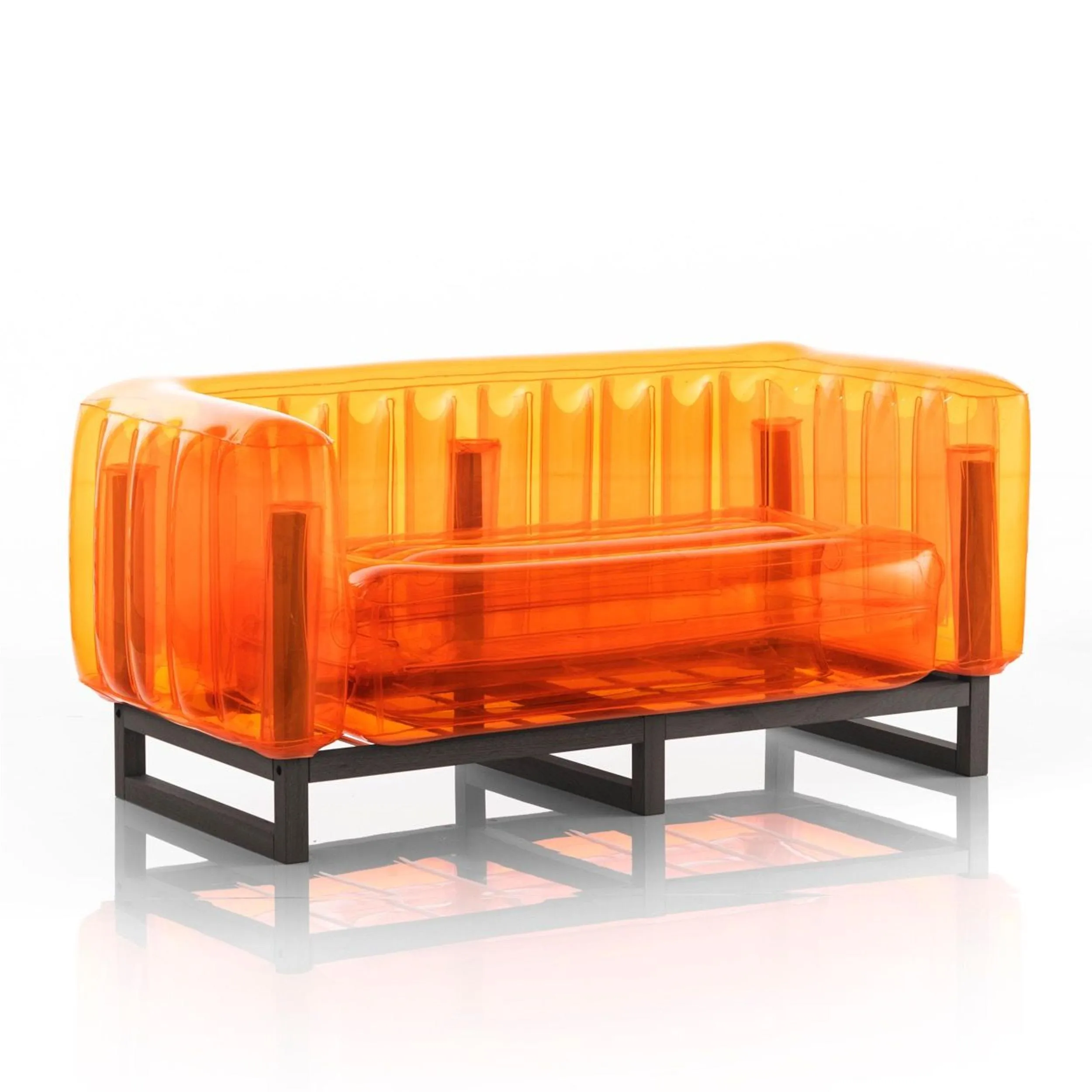 divano Yomi eko struttura in legno nero, dimensioni 76x151xH69 cm peso 14,8 kg, seduta gonfiabile in TPU colore arancio