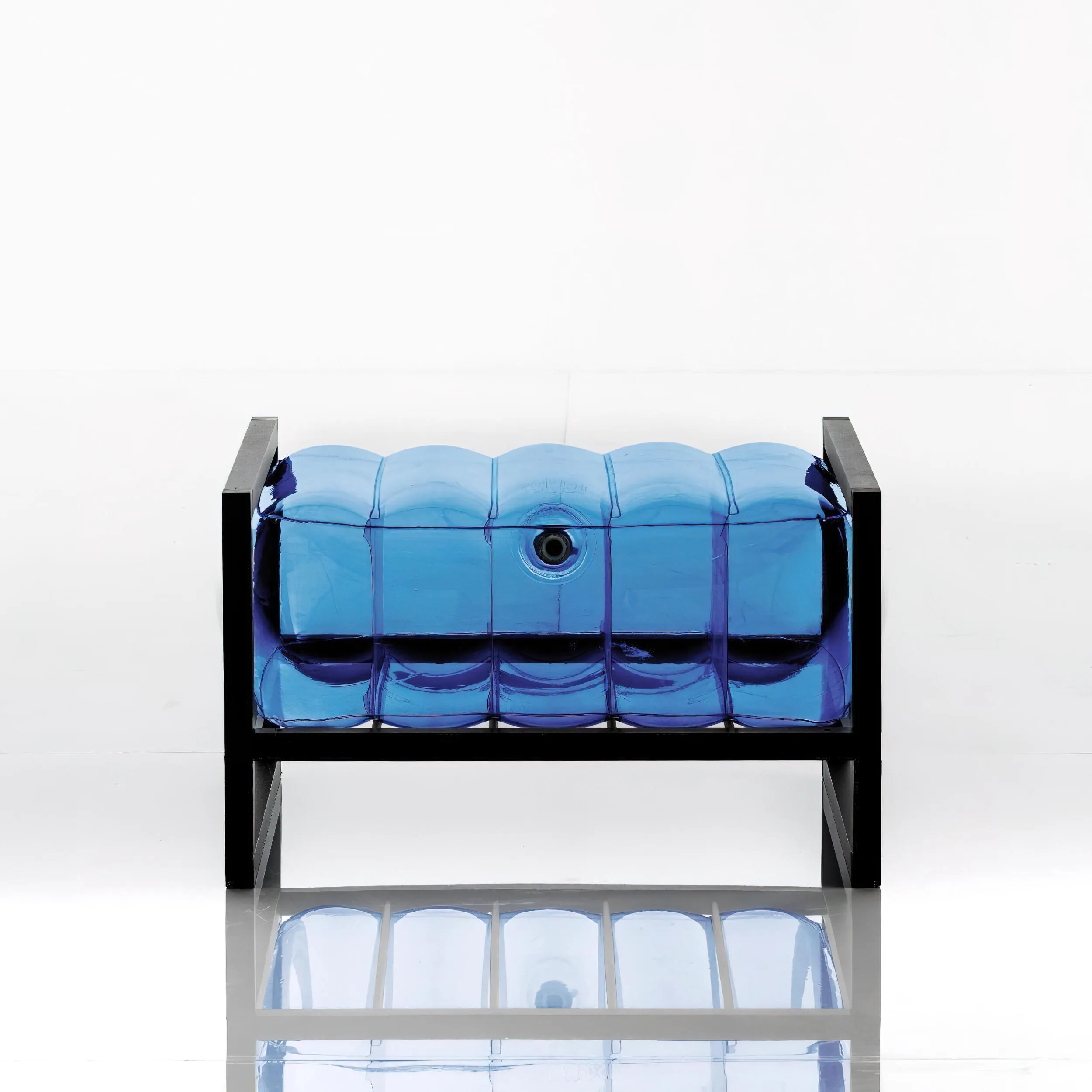 Pouf EKO gonfiabile con telaio in alluminio e TPU Crystal Blue YOKO, 62x70xH40 cm riciclabile, biodegradabile, estremamente resistente, peso sopportabile 150 kg