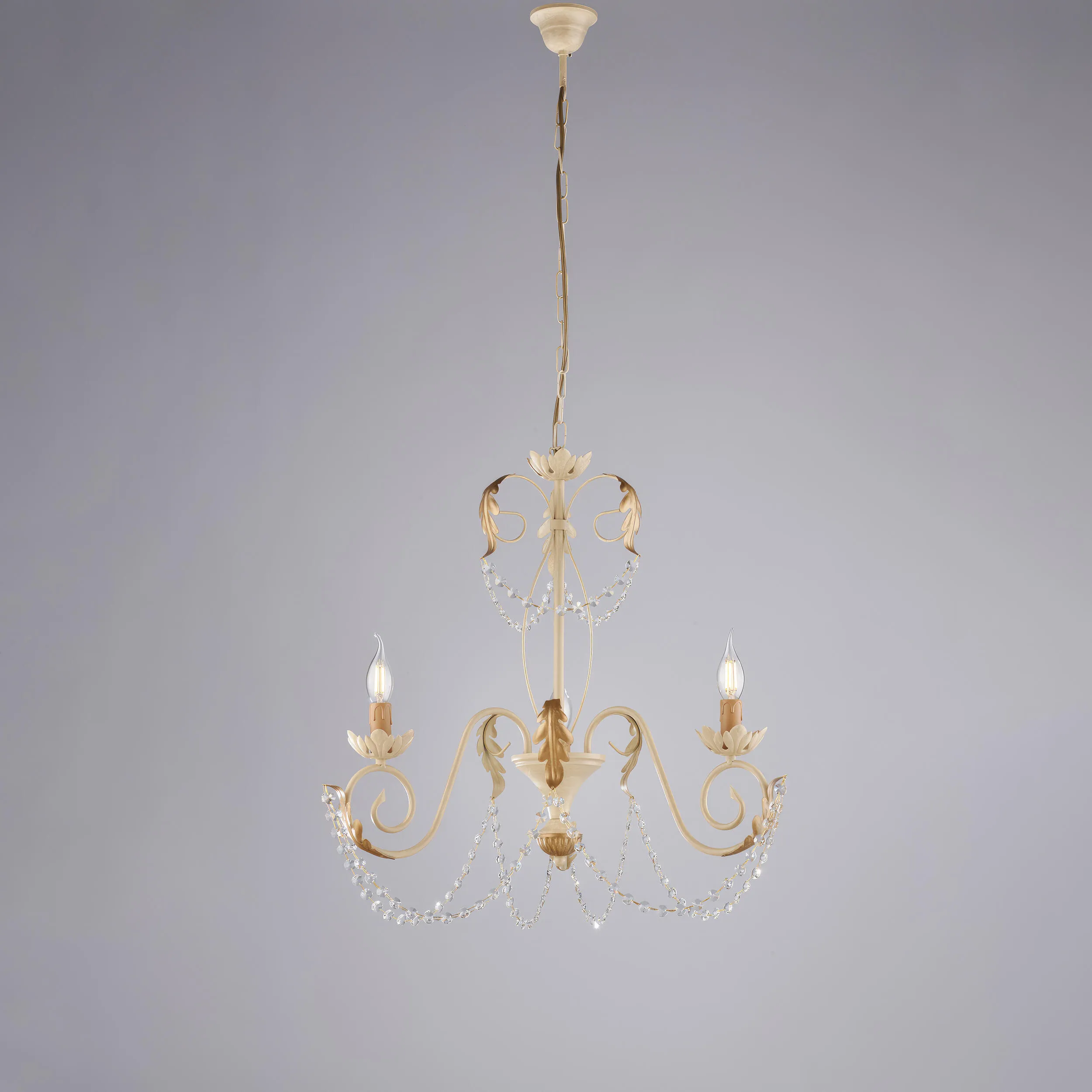 Lampadario Damasco in ferro laccato avorio con decorazione decapè e rifiniture oro con strass in cristallo 3 luci , altezza 60 Cm, Cavo allungabile fino a 120 Cm, larghezza 47 Cm